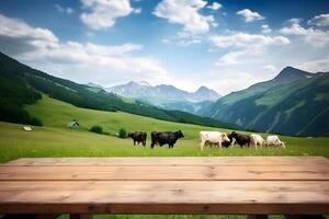 ai gegenereerd houten tafel Aan de achtergrond van wazig Alpen groen weide met koeien Bij zonnig zomer dag, neurale netwerk gegenereerd beeld foto