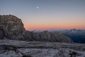 brenta dolomieten in zonsopkomst licht, Italië, Europa foto