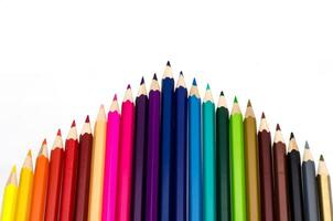 lijn van gekleurde potloden foto