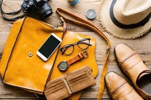 kleding en accessoires voor mannen Aan hout verdieping foto