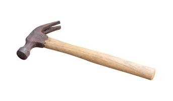 klein oud hamer met houten omgaan met geïsoleerd Aan wit achtergrond met knipsel pad foto