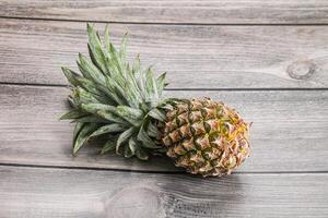 zoet biologisch rijp tropisch ananas foto