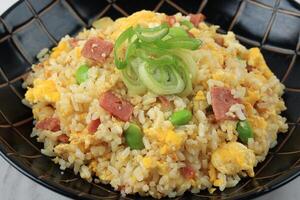 chahan of yakimeshi, Japans schotel gebakken rijst- foto