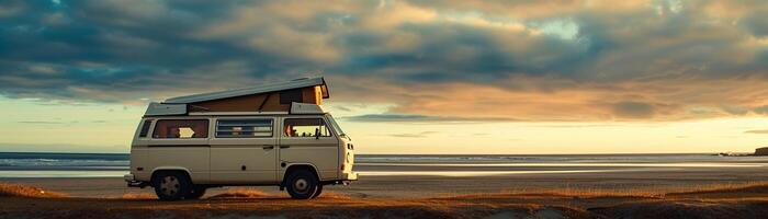 ai gegenereerd camper busje vrijheid, vastleggen een camper busje geparkeerd door de strand of in een toneel- plaats, achtergrond beeld generatief ai foto