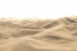 de strand zand Aan wit achtergrond foto