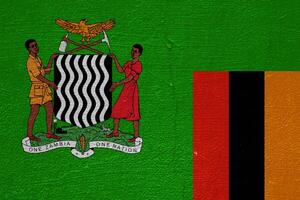 vlag en jas van armen van republiek van Zambia Aan een getextureerde achtergrond. concept collage. foto