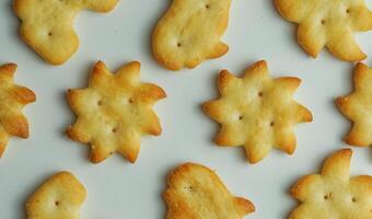 biscuits Aan een wit achtergrond foto