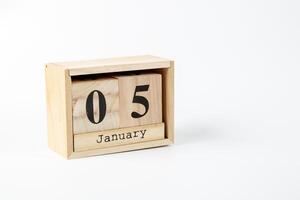 houten kalender januari 05 Aan een wit achtergrond foto