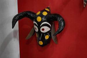 goiania, goias, brazilië, 2019 - zwart stierenmasker foto