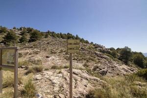 landschappen en trails van de mooi natuur van de Sierra de Cazola, Jaen, Spanje. natuur vakantie concept. foto