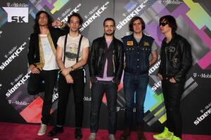 muzikanten Nick valensi, albert hammond jr., fabrizio meertti, nikolai Fraituur en julian Casablanca's van de beroertes foto