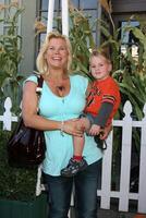 alison sweeney aankomen naar de kamp ronald mcdonald evenement Aan de backlot van universeel studio's, in los engelen, ca Aan oktober 26, 2008 foto