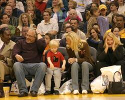 Sharon steen zoon roan en vrienden harlem globetrotters spel nietjes centrum los engelen, ca februari 20, 2006 foto