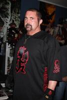 kane hodder ondertekening van de nieuw DVD vrijlating zijn naam was jason 30 jaren van vrijdag de 13e Bij donker lekkernijen op te slaan in burbank, ca Aan februari 3, 2009 2008 foto