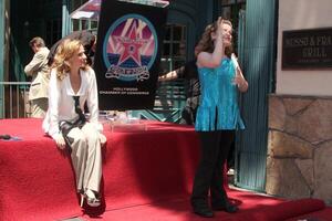 marlee matlin en kinderen van de Internationale centrum van doofheid de kunsten Bijwonen de Hollywood wandelen van roem ceremonie voor marlee matlin Aan Hollywood boulevard in los angeles ca Aan mei 6 2009 foto