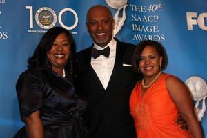 shonda rijmpjes, James pickens jr, en chandra wilson in de druk op kamer Bij de 40e jaar- naacp beeld prijzen Bij de altaar auditorium in los engelen, ca Aan februari 12, 2009 foto