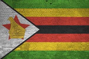 Zimbabwe vlag afgebeeld in verf kleuren Aan oud steen muur. getextureerde banier Aan groot steen muur metselwerk achtergrond foto