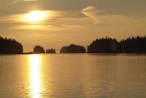keku-eilanden bij zonsondergang foto