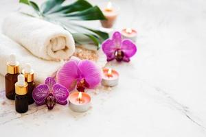 spa producten met orchideeën foto