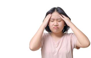 portret van Aziatisch meisje gevoel hoofdpijn, migraine of wezen ziek foto