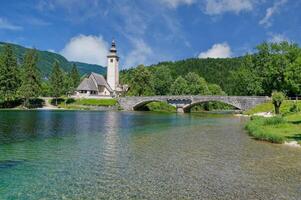 meer Bohinj in triglav nationaal park, slovenië foto