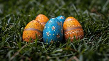 ai gegenereerd groep van geschilderd eieren in de gras foto