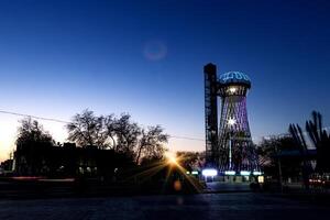 lit omhoog water toren foto