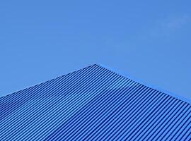 blauw dak metaal lakens foto