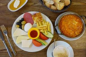 top visie van Turks verspreiding ontbijt. foto