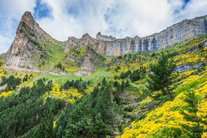 mooi landschap van beroemd ordesa nationaal park, Pyreneeën, Spanje. foto