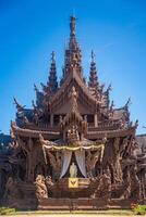 heiligdom van waarheid houten tempel in pattaya Thailand is een gigantisch hout bouw gelegen Bij de kaap van naklua pattaya stad. heiligdom van waarheid tempel. foto