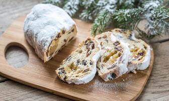 stollen met besneeuwd Spar Afdeling foto