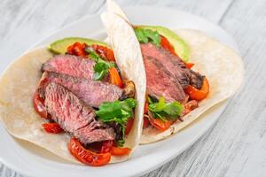 sissend steak fajitas foto