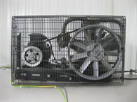 lucht compressor. uitrusting voor creatie van druk lucht. foto