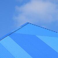 blauw dak metaal lakens foto