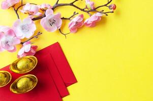 top visie van Chinese nieuw jaar decoratie met aanpasbare ruimte voor tekst of wensen. Chinese nieuw jaar viering concept foto