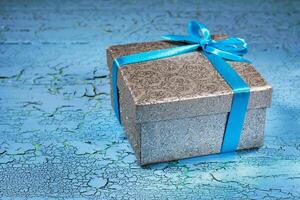 geschenkdoos met blauw lint foto