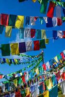 boeddhistisch gebed vlaggen lunga in mcleod Ganj, himachal pradesh, Indië foto
