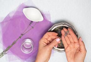 diy handgemaakt Purper lavendel zakje, stap door stap instructies, stap één, plat leggen foto