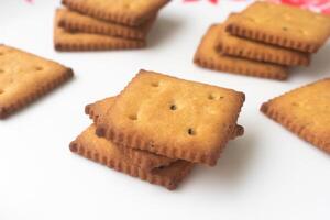 gezouten koekjes. snacks dat zijn veel gezouten en zo zoetheid gemaakt met maïs stijfsel, eetbaar groente oliën en melk producten. foto