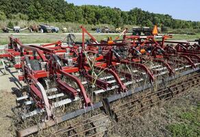 bodem desintegrator, diep losser Aan de aanhangwagen. foto