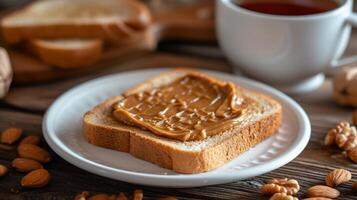 ai gegenereerd geroosterd brood verspreiding met pinda boter leugens Aan een wit bord foto