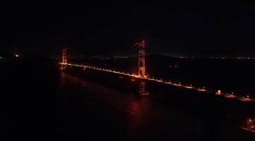 beroemd gouden poort brug, san francisco Bij nacht, Verenigde Staten van Amerika foto