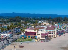 antenne visie van de de kerstman cruz strand stad- in Californië. foto
