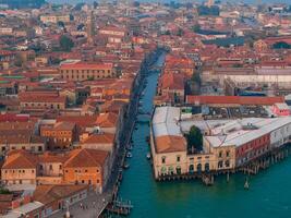 antenne visie van murano eiland in Venetië lagune, Italië foto