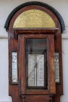 dartmouth, devon, uk - januari 14. oud barometer in dartmouth, devon Aan januari 14, 2024 foto