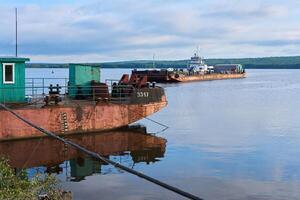 veerboot kruispunt Aan de kama rivier, Rusland foto