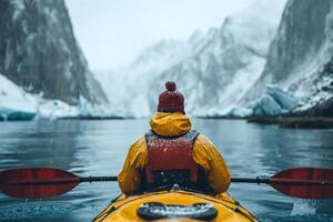 ai gegenereerd kayaker Aan een zee kajak in besneeuwd arctisch baai foto