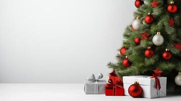 ai gegenereerd feestelijk Kerstmis boom en wit cadeaus Aan een wit achtergrond foto