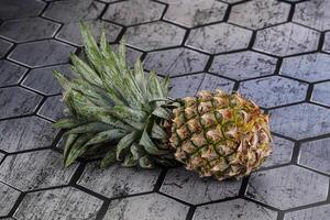 zoet biologisch rijp tropisch ananas foto